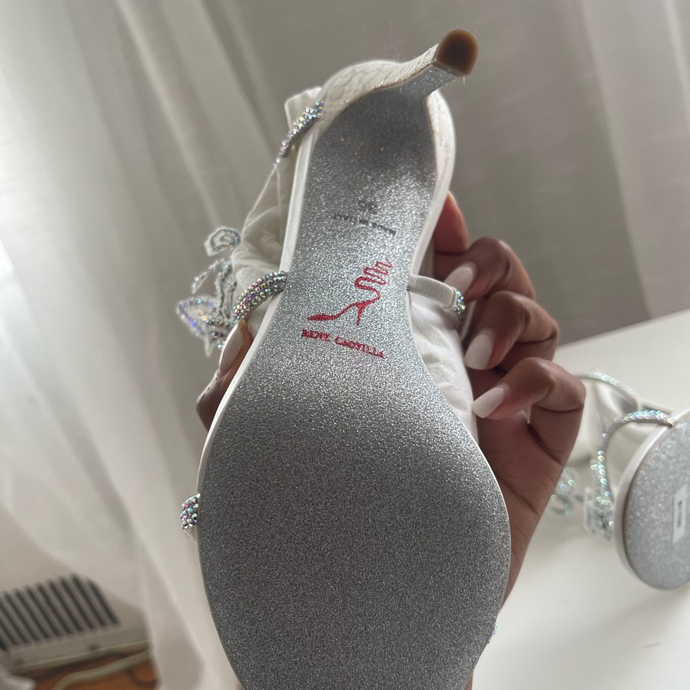 Rene Caovilla Floraine white lace Butterfly Heels - Picture 2 of 7